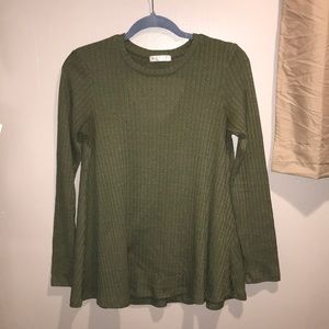 Long sleeve knit shirt